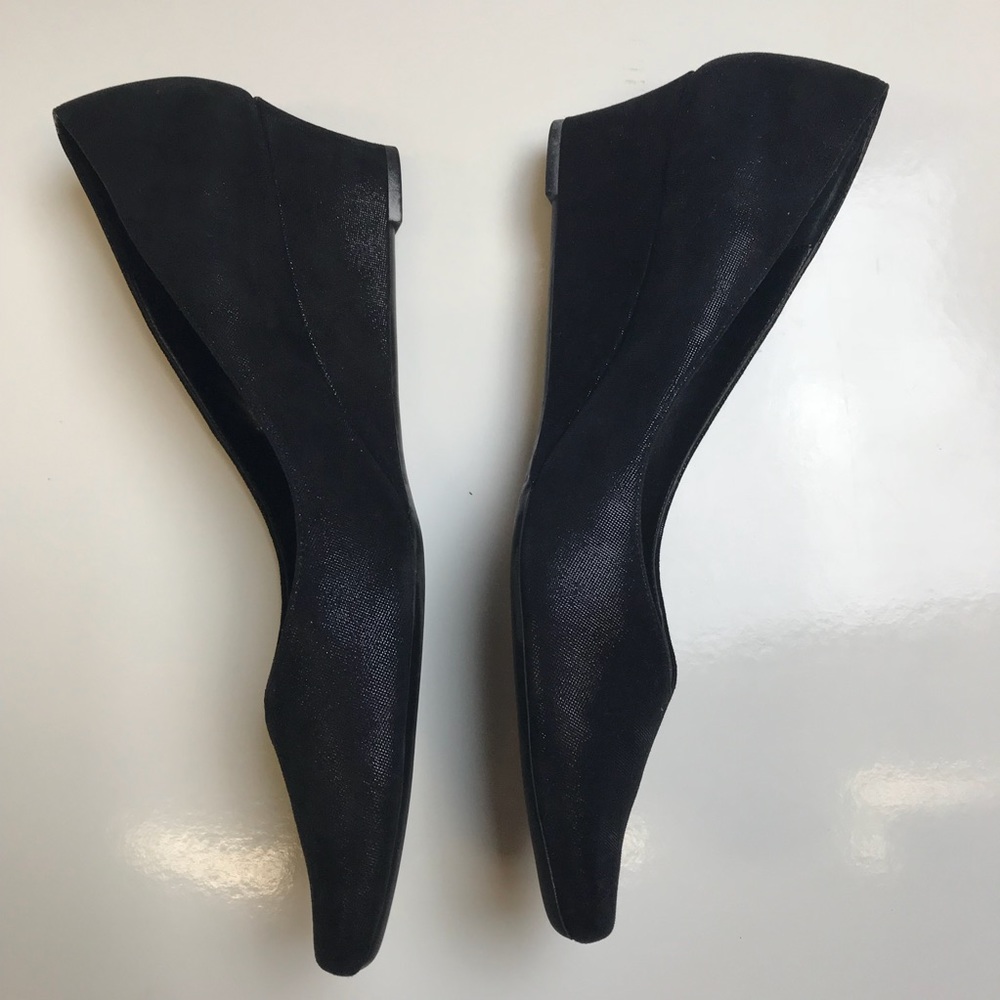 Sparkling suede wedge